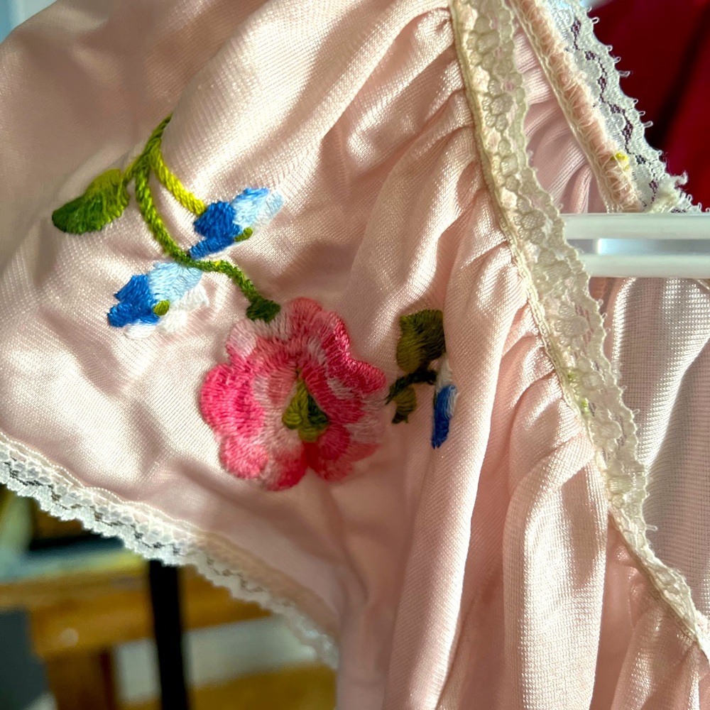 Woman’s Vintage Nighty
